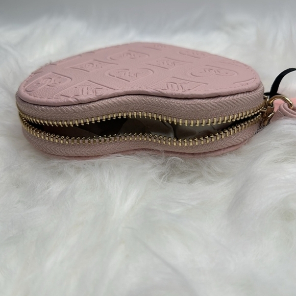 🔹️Juicy couture 🔹️glitzed out pink clay heart Zip Around wallet ✨️💕 - Picture 2 of 3